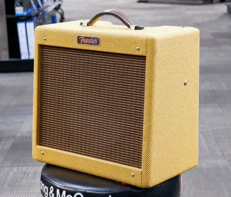 Fender - Pro Junior IV 15W 1x10 Tube Combo Amp - Lacquered Tweed 2